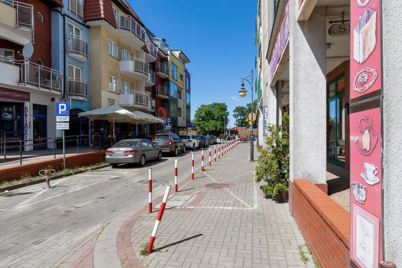 Port Cicha Street By Jantar *